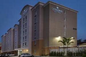 Holiday Inn Express & Suites MIAMI INTL AIRPORT - 36TH ST by IHG, Miami