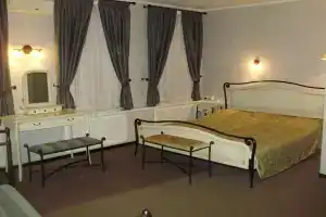 Azhurniy Hotel, Moscow