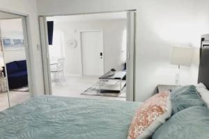 Beachside Gardens Apartments by Lowkl, Boca Raton