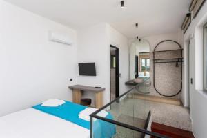 Villa Michalis Large Private Pool Sea Views A C Wifi - 1970, Adelianos Kampos