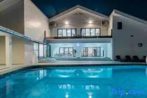 Pattaya Grand Villa 8 Bedroom 8 Bath (Private Pool, KTV, Sauna, Fitness Area), Ban Huai Yai Muk
