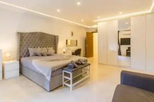 Top Modern Prime Location 2mn to the sea Apartments, Qawra