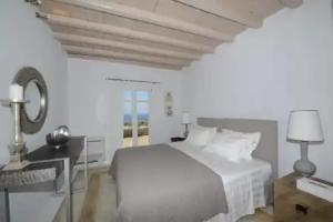 Villa Crystal With Heated Pool by Diles Villas, Tourlos