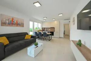 Apartments Break with Pool, Novaglia