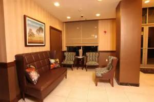 Pointe Plaza Hotel, New York