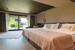 Hotel Jacaranda Luxury, Colakli