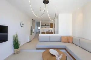 Evira Suites, Pirgos