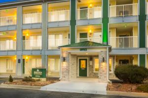 HomeTowne Studios Denver - Glendale/ Cherry Creek, Denver