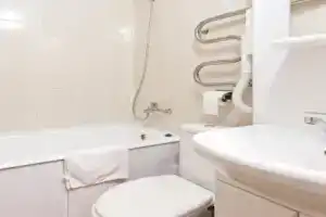 Red 13 Hostel