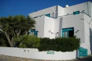 Gryspo's Hotel Studios & Apartments, Aegiali