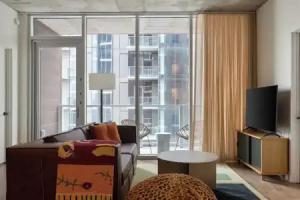 New High Rise w/ Luxe Amenities Rooftop Pool, Gym, Yoga Studio & More!, Austin