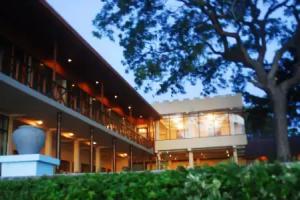 Oak Ray Lake Resort, Tissamaharama