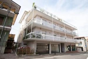 Central Suite Apartments, Moniga
