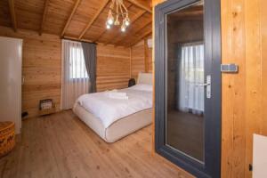 Luxurious Bungalow w Pool and Jacuzzi in Cottage, Fethiye