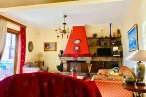 DelphiCENTER-penthouse-celebrity V.I.P, Delphi