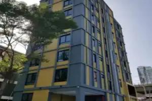 The Riski Hotel at Bangphlat Station, Bangkok