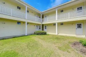 2 Mi to Drakes Island Beach: Condo w/ Indoor Pool! Apartments, Wells