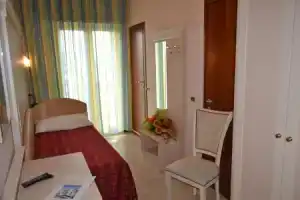 Hotel Zeus, Rimini