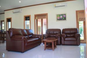 Ban Thaithip Resort, Ban Phe