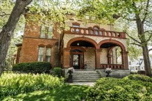 Vrooman Mansion B&B, Bloomington