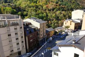 Apartment with 3 Bedrooms in Escaldes-Engordany, with Wonderful Mountain View And Wifi, Andorra La Vella