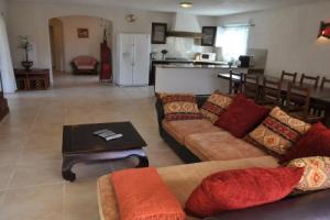 Pleasing Villa. near the Sea beach, Moriani-Plage, 5 bedrooms. 12 persons, Moriani Plage
