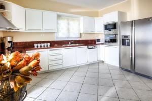 Spacious Villa with Private Pool & Outside Bar near Sea in Sisi, Sissi