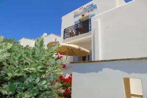 Marine Dream, Naxos Chora
