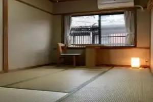Yadoya Hiraiwa, Kyoto