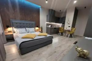 Silver Dawn Apartments, Szeged
