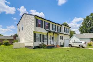 Spacious Home < 3 Mi to Hampton Coliseum! Apartments, Newport News