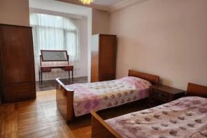 My Apartment, Makhinjauri