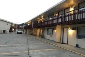 Rondo Motel, Golden