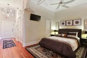 Broughton Escape Hotel, Savannah