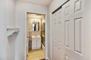 Gorgeous 2BD Next to the Convention Center and Reading Terminal Hotel, Philadelphia
