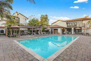 Walk to Beach Pool, Hot Tub, Private Patio, Parking Seabreeze Retreat Tourist base, Dana Point