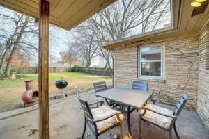 Tulsa Home 5 Mi to Downtown: Groups Welcome! Tourist base, Tulsa