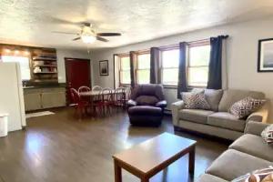 Calm Waters Cabin Resort, Branson