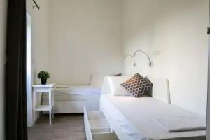 Follow the Sun Boutique Hostel - Pool, Breakfast & Sea Views, St Julians