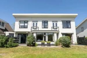 Spacious 2 Persons Apartment, De Koog