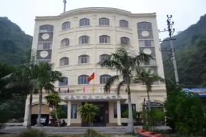 Cat Ba Plaza Hotel, Cat Ba Island