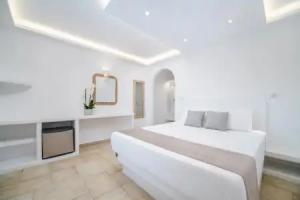 Serenità Luxury Suites, Akrotiri