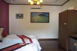 Dusit Phuphaya Resort, Ao Luk