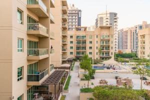 Luxe 1BD Sleeps 4 Parking Pool Gym Hotel, Dubai