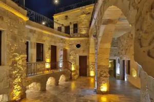 Golden Cave Suites, Uerguep