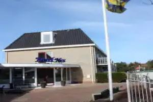 Hotel, Nes