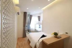 The LOL Elephant Hostel, Bangkok