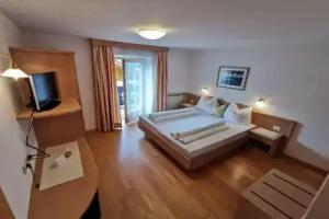 Active B&B Prairerhof Mini-hotel, Scena