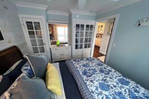 Atlantic Bluffs Club Apartments, Montauk