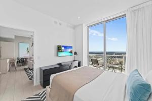 2BR Ocean Penthouse: Private Terrace & Hot Tub, Hollywood